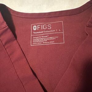 Figs scrub top sz L